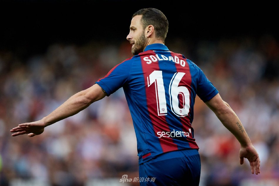 被禁赛的两 被禁赛的两